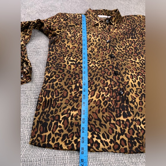 Women’s Susan Graver Animal Print Button Up Collar Blouse Size Small - Picture 10 of 12